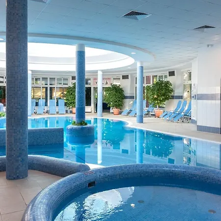 Puchner Kastelyszallo Отель 4*