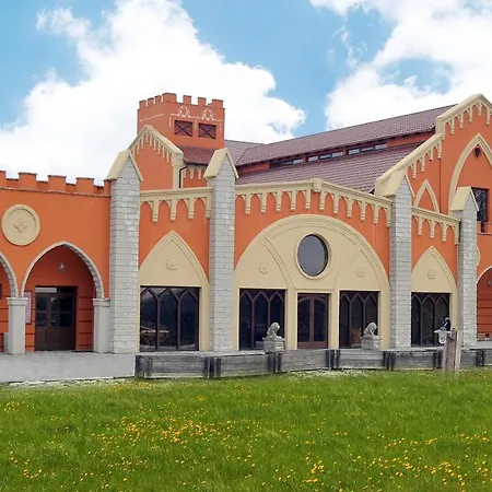 Puchner Kastelyszallo 4* Бикаль