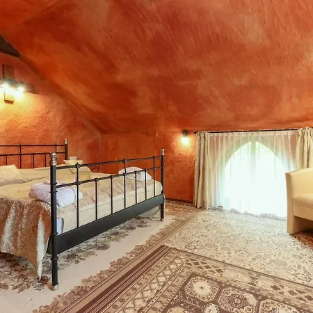 Puchner Kastelyszallo Бикаль