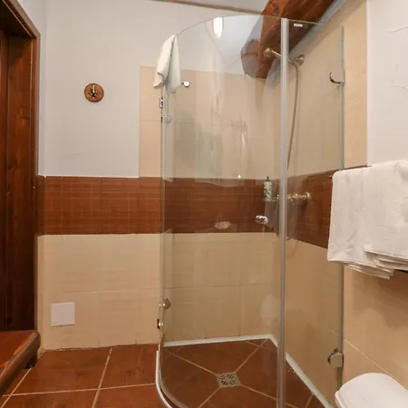 Puchner Kastelyszallo Bikal