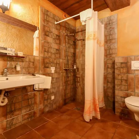 Puchner Kastelyszallo Отель Бикаль