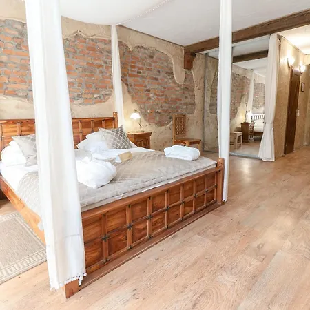 Puchner Kastelyszallo 4*