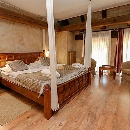Puchner Kastélyszálló Hotel 4*